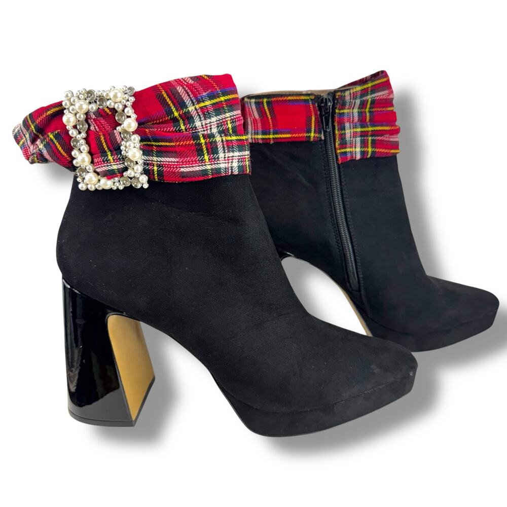 BETSEY JOHNSON Idris Dress Heel Ankle‎ Booties Black/Red Multi Plaid Size 10 M